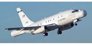 Avião da Força Aérea é flagrado entrando em território da Área 51