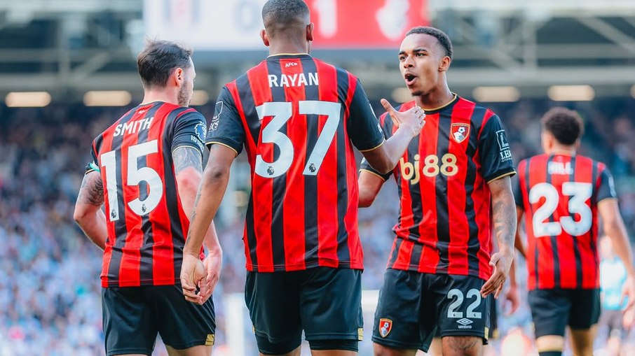 Junior Kroupi e Rayan atuam juntos no Bournemouth