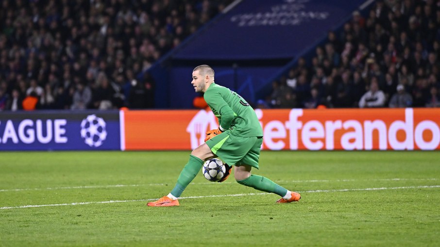 Lucas Chevalier é o atual titular da meta do Paris Saint-Germain