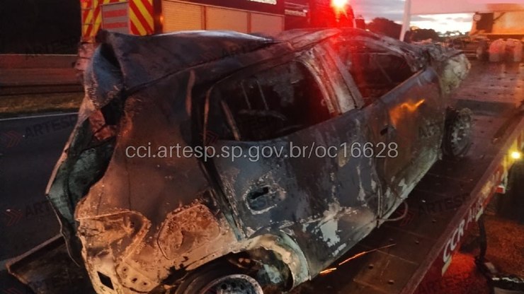 Acidente na Bandeirantes deixa motorista gravemente ferido