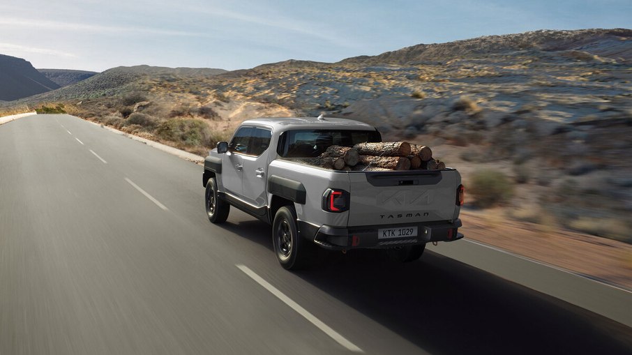Kia Tasman tem capacidade de carga de 1.007 kg e motor diesel de 210 cv associado ao câmbio automático de oito marchas.