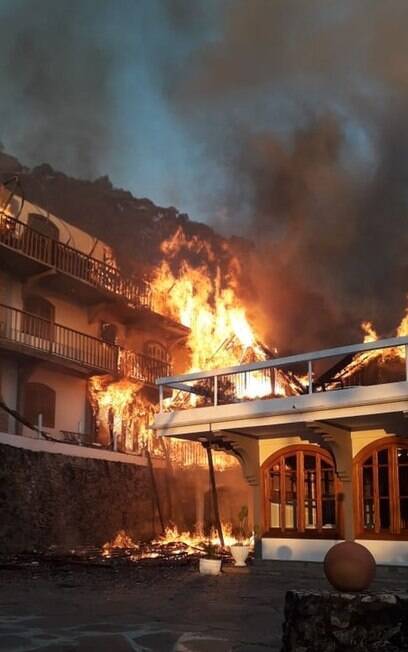 Incêndio atingiu toda a estrutura do hotel