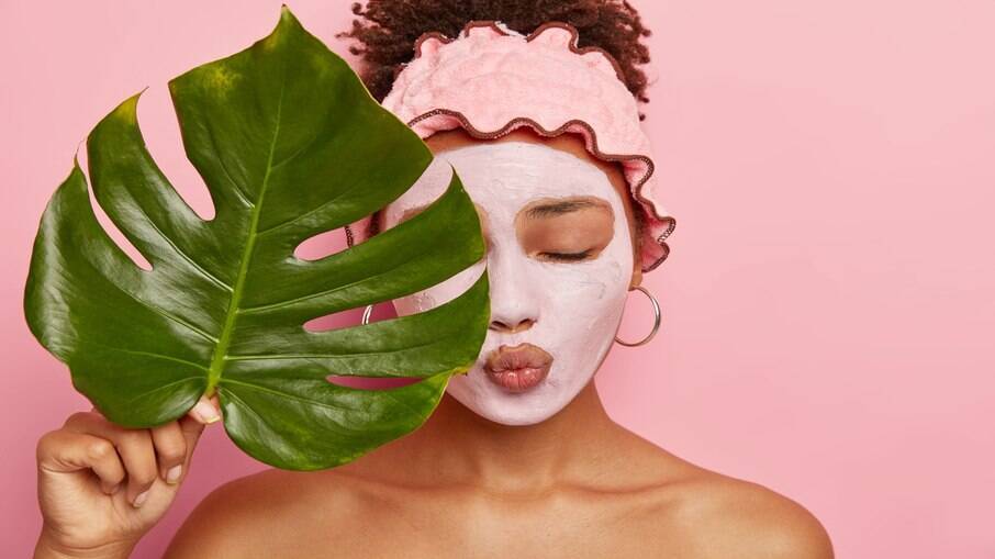 Aprenda a preparar máscaras caseiras para rosto, corpo e cabelos
