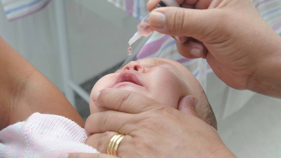 Com baixa adesão, Ministério da Saúde prorroga campanha de vacinação contra pólio
