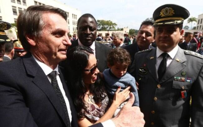 Lista de possíveis ministros de Bolsonaro já conta com os nomes de dois militares e um astronauta