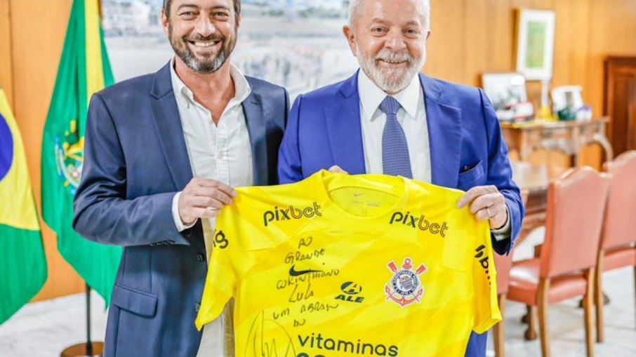 Lula recebeu a visita do presidente do Corinthians