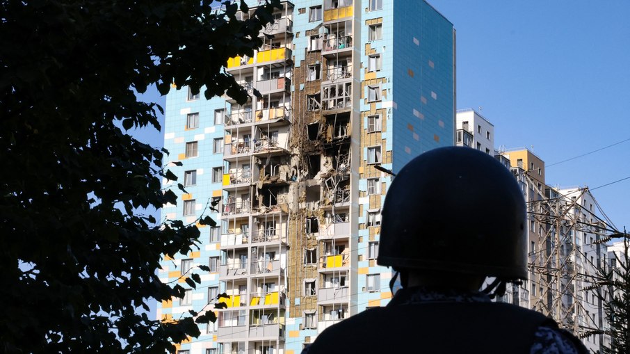 Edifício residencial após ataque de drone em Ramenskoye, na região de Moscou