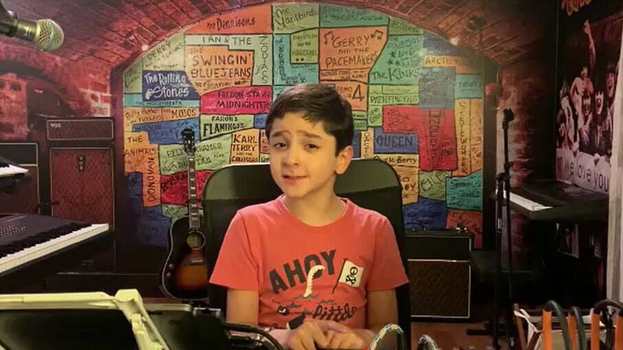 Menino brasileiro de 8 anos e QI de 140 é uma das pessoas mais inteligentes do mundo
