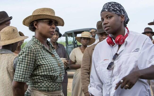 Mary J. Blige e a diretora Dee Rees em produção no filme 