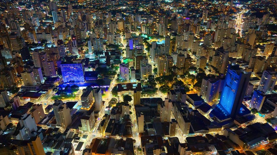 Cidade de Campinas - foto aérea noturna
