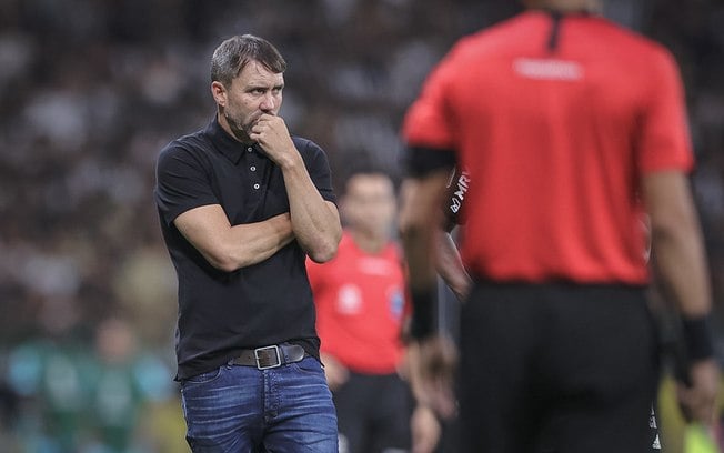 Coudet identifica os problemas do Atlético na Libertadores