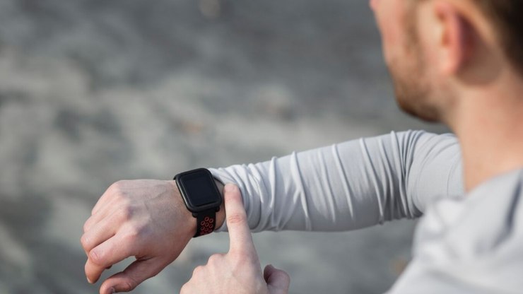 Smartwatch no Dia dos Pais: veja 5 opções com até 65% de desconto