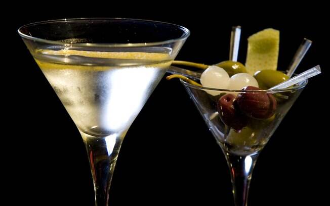 Foto da receita Martini com azeitonas, cebolinha e alcaparrões pronta.