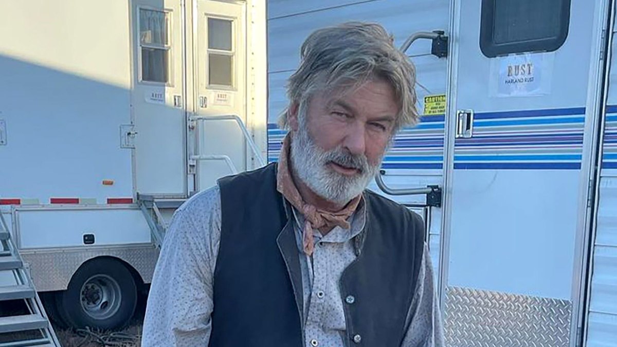 Alec Baldwin em bastidores de 'Rust', filme marcado por tragédia