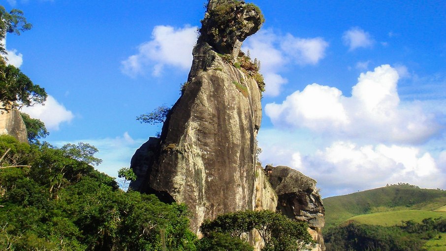 Pedra do Cachorro Sentado - Nova Friburgo
