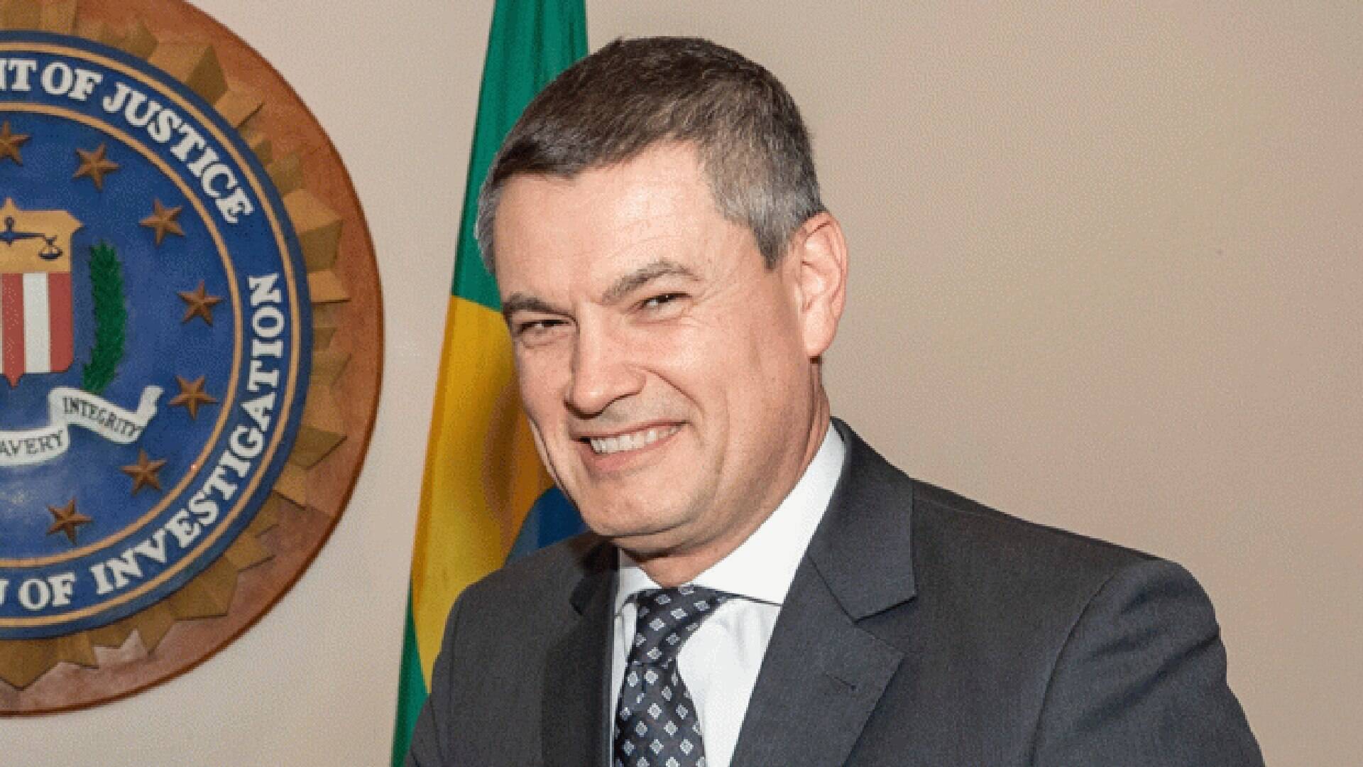 Quem é Maurício Valeixo, centro da crise entre Moro e Bolsonaro ...