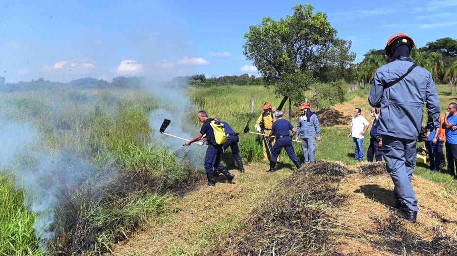 Entre as ações de prevenção e monitoramento de incêndios são intensificadas por ser o período mais seco do ano, quando aumenta o risco de incêndio em área de cobertura vegetal.