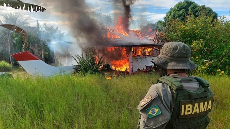 Operação do Ibama contra o garimpo ilegal na Terra Indígena Yanomami
