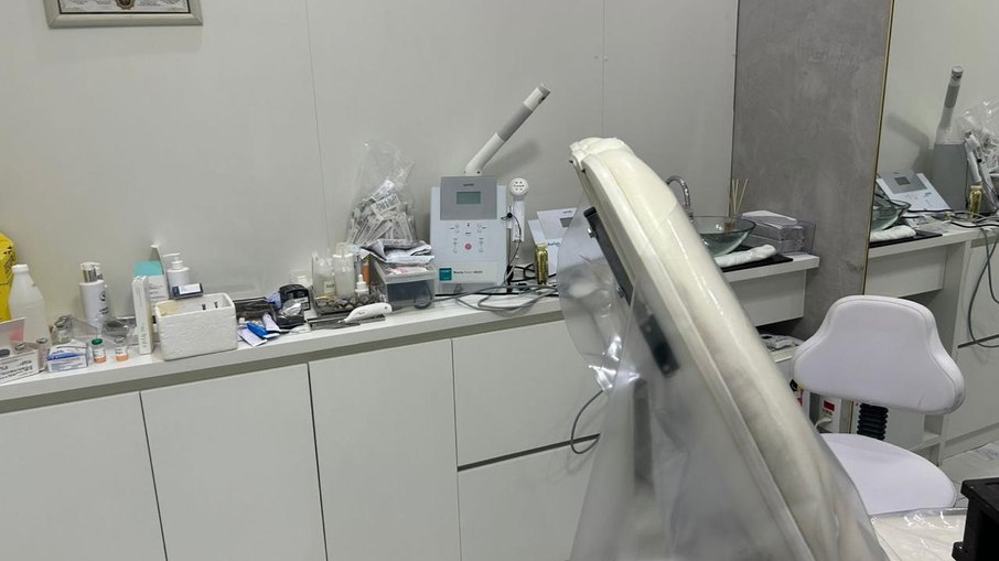 Os instrumentos eram esterilizados de maneira inadequada Os instrumentos eram esterilizados de maneira inadequada