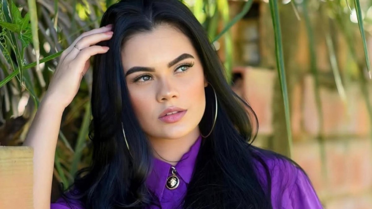 Natália Sousa Soares, ex-rainha da festa do peão, morreu após bater o carro em árvore Natália Sousa Soares, ex-rainha da festa do peão, morreu após bater o carro em árvore