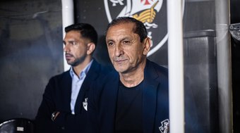 Vasco confirma saída definitiva do técnico argentino Ramón Díaz
