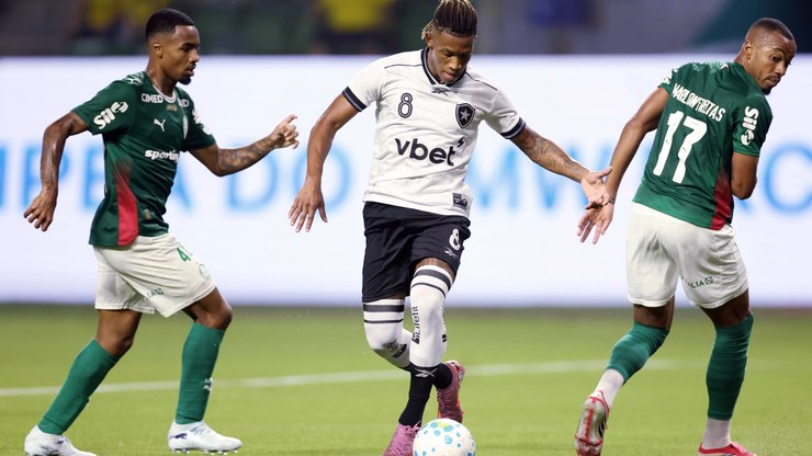 "Negativo": Danilo não está à venda, diz presidente do Botafogo