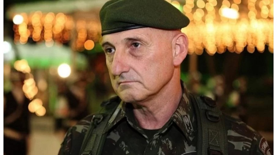 Ex-chefe do GSI, Gonçalves Dias deu depoimento à PF sobre ataques em Brasília