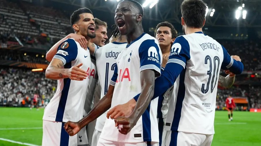 Band supera SBT com final da Europa League e cresce 67% Band supera SBT com final da Europa League e cresce 67%