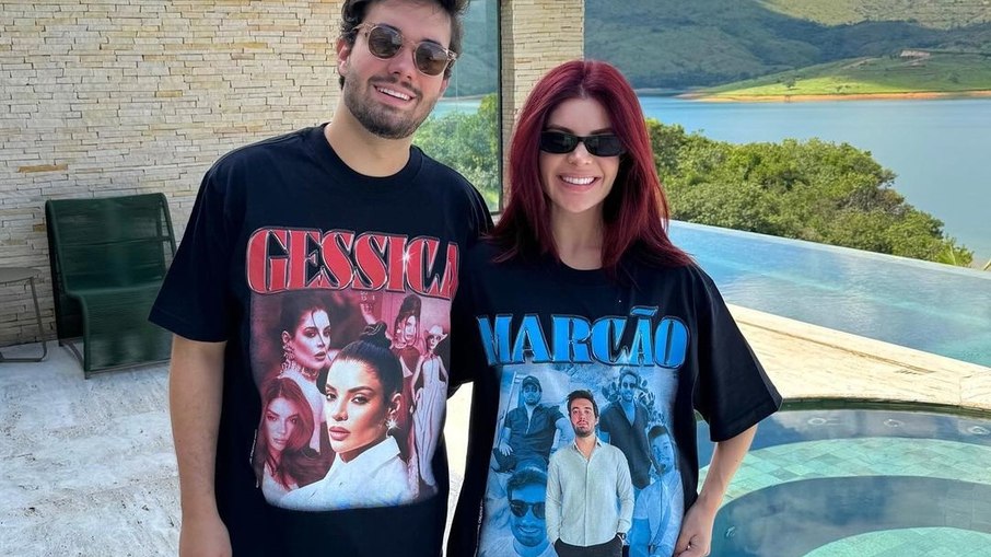 Gkay usa camisetas temáticas com o namorado, Marco Túlio  