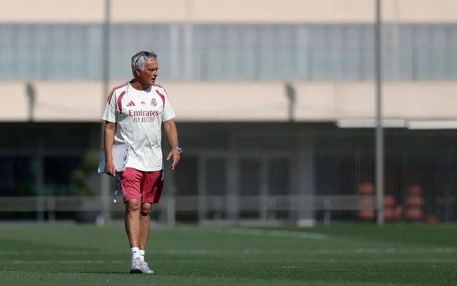 Mourinho e Mbappé em treino do Real Madrid
