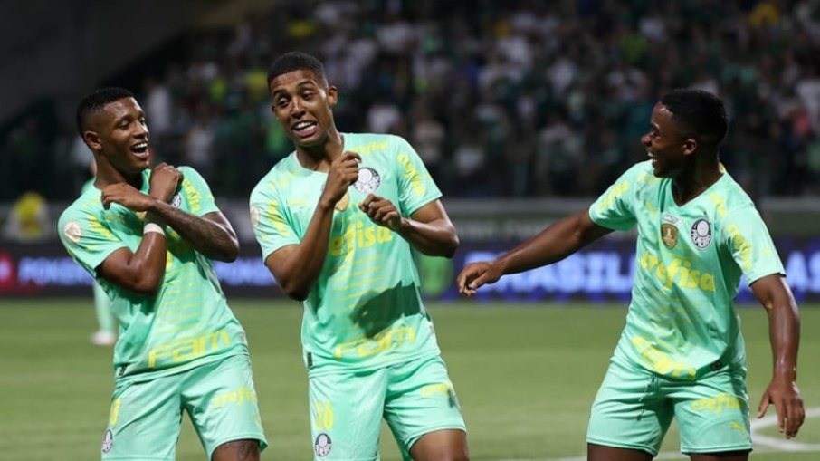 ANÁLISE: Palmeiras de Abel aposta na base e recebe retornos rumo ao título do Brasileirão