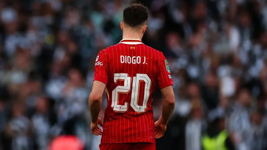 Liverpool aposenta a camisa usada por Diogo Jota Liverpool aposenta a camisa usada por Diogo Jota