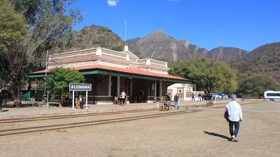 Antiga estação ferroviária de Alemanía, na Argentina, foi encerrada em 1971