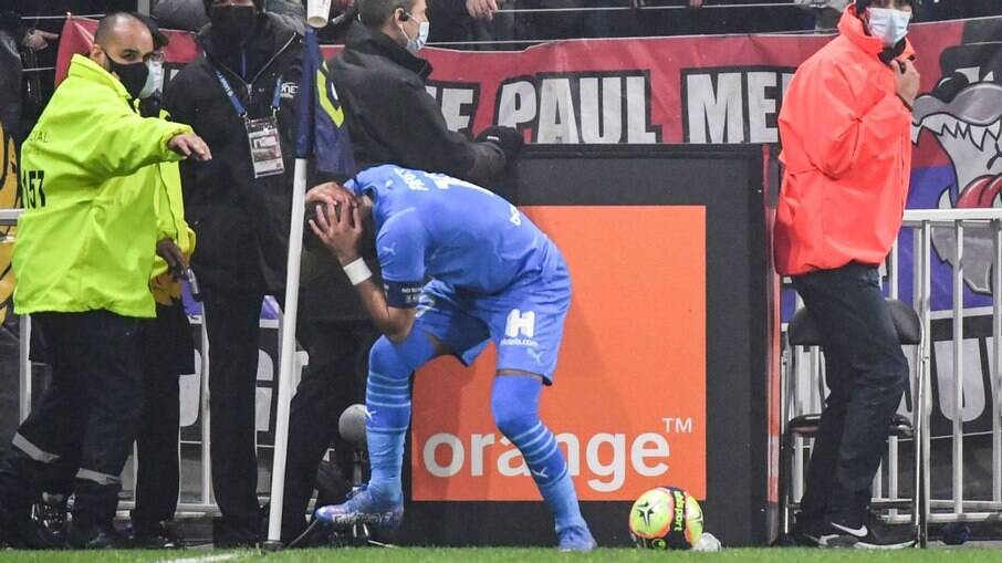 Payet foi alvo de uma garrafada em jogo do Campeonato Francês