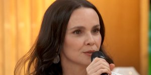 Débora Falabella relembra tensão com Carminha em Avenida Brasil