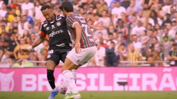 Neymar leva caneta humilhante pelo Santos no Brasileirão