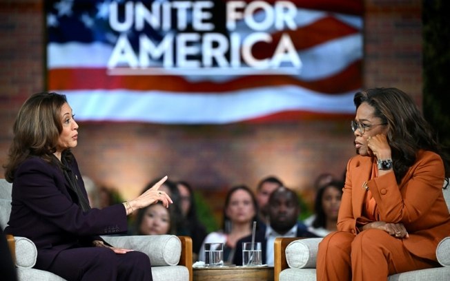 Kamala Harris com a apresentadora de televisão americana Oprah Winfrey em 19 de setembro de 2024