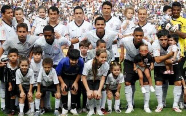 O Corinthians, campeão em 2008, tinha 42 pontos na 20ª rodada, dois a mais que o Fortaleza O Corinthians, campeão em 2008, tinha 42 pontos na 20ª rodada, dois a mais que o Fortaleza