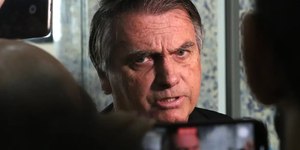 Buscas na casa de Bolsonaro foram motivadas por contradição