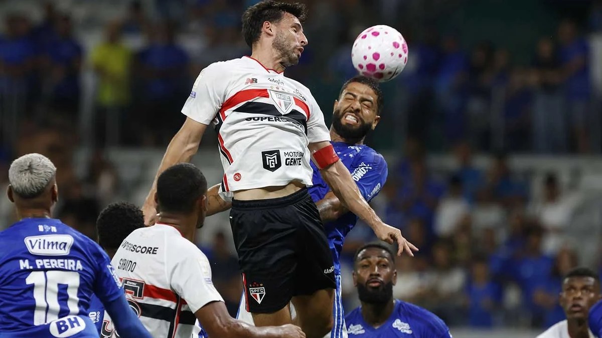 Lucas Moura pode retornar ao São Paulo em jogo decisivo contra o Vitória
