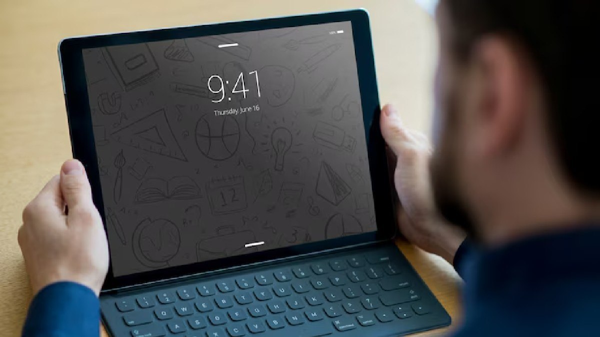 Capa com teclado para tablet