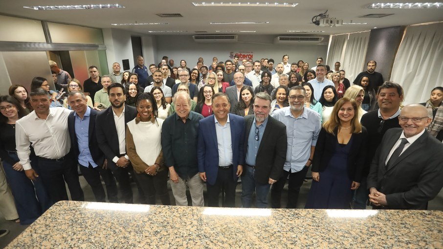 Representantes de empresas beneficiadas pelo Niterói Empreendedora reunidos com o prefeito Rodrigo Neves (PDT) e equipe do programa Representantes de empresas beneficiadas pelo Niterói Empreendedora reunidos com o prefeito Rodrigo Neves (PDT) e equipe do programa