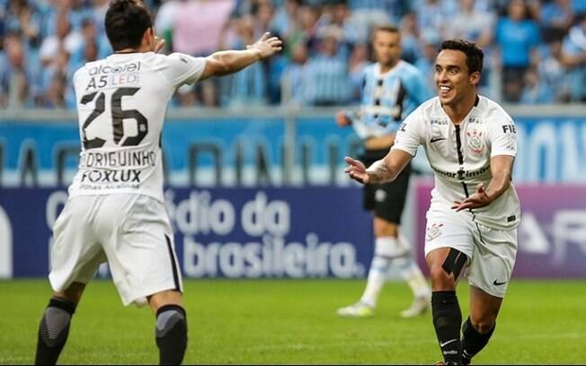 Jadson marcou o gol do Corinthians diante do Grêmio