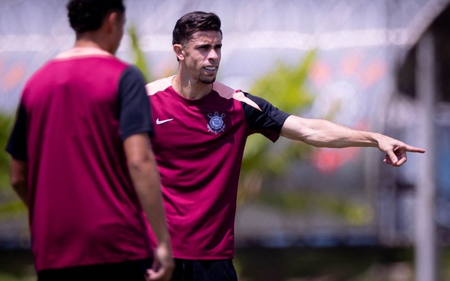Gabriel Paulista afirma que atrasos salariais afetam elenco do Corinthians