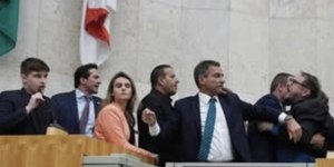Confusão marca votação de reajuste de servidores na Câmara de SP