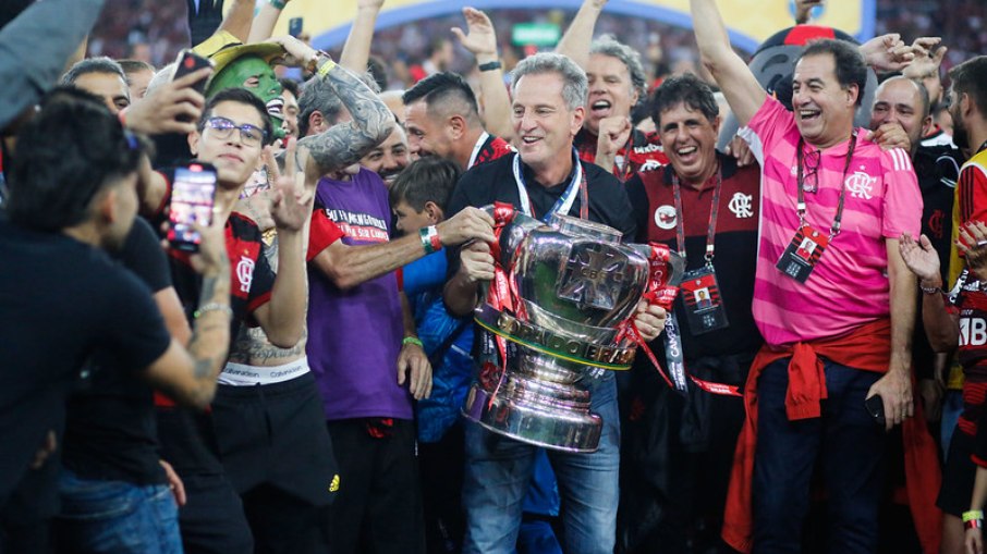 Flamengo pode ter o patrocínio mais vantajoso do Brasil Flamengo pode ter o patrocínio mais vantajoso do Brasil