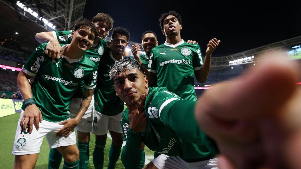 Facundo Torres, do Palmeiras, comemora gol contra o Grêmio Facundo Torres, do Palmeiras, comemora gol contra o Grêmio