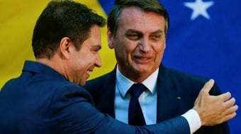 PF acha texto com orientações para Bolsonaro atacar as urnas