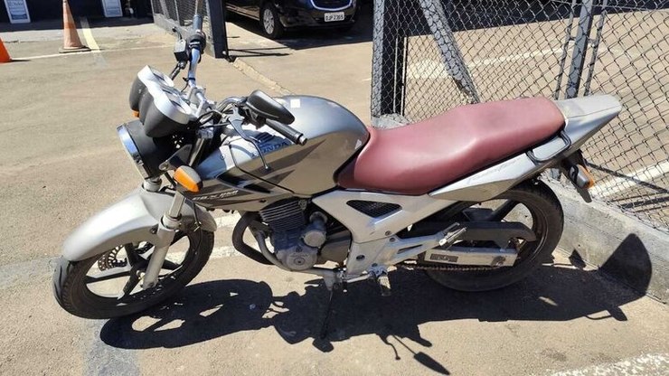 Homem é detido pela PM com moto furtada no Maria Stella Fagá