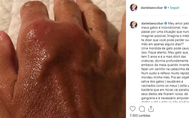 Mão de Daniela Escobar